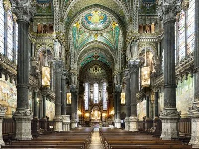 Picture of Notre Dame inside